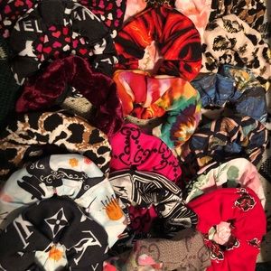 30 RANDOM Scrunchies
